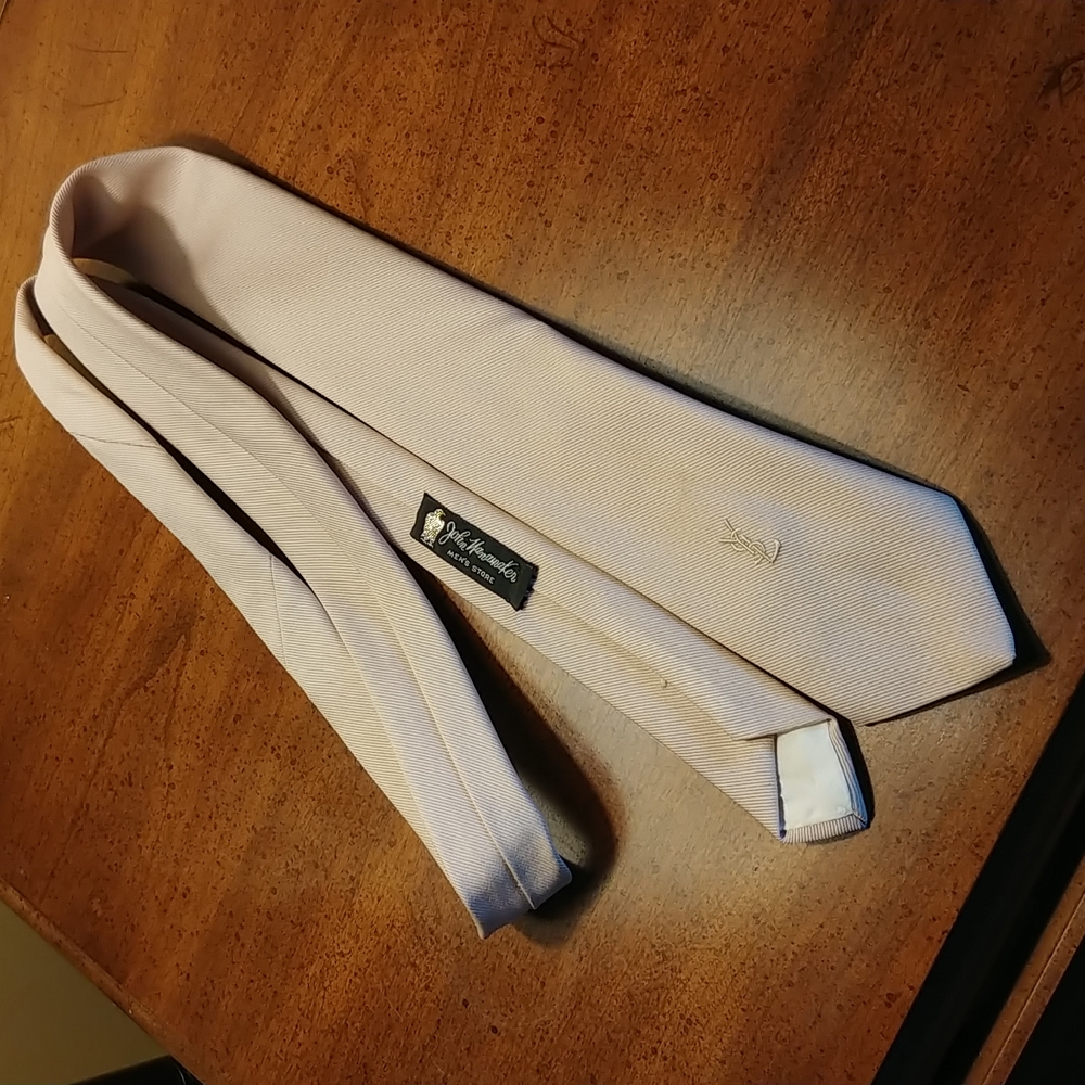 Classic Yves Saint Laurent (YSL) tie in beige